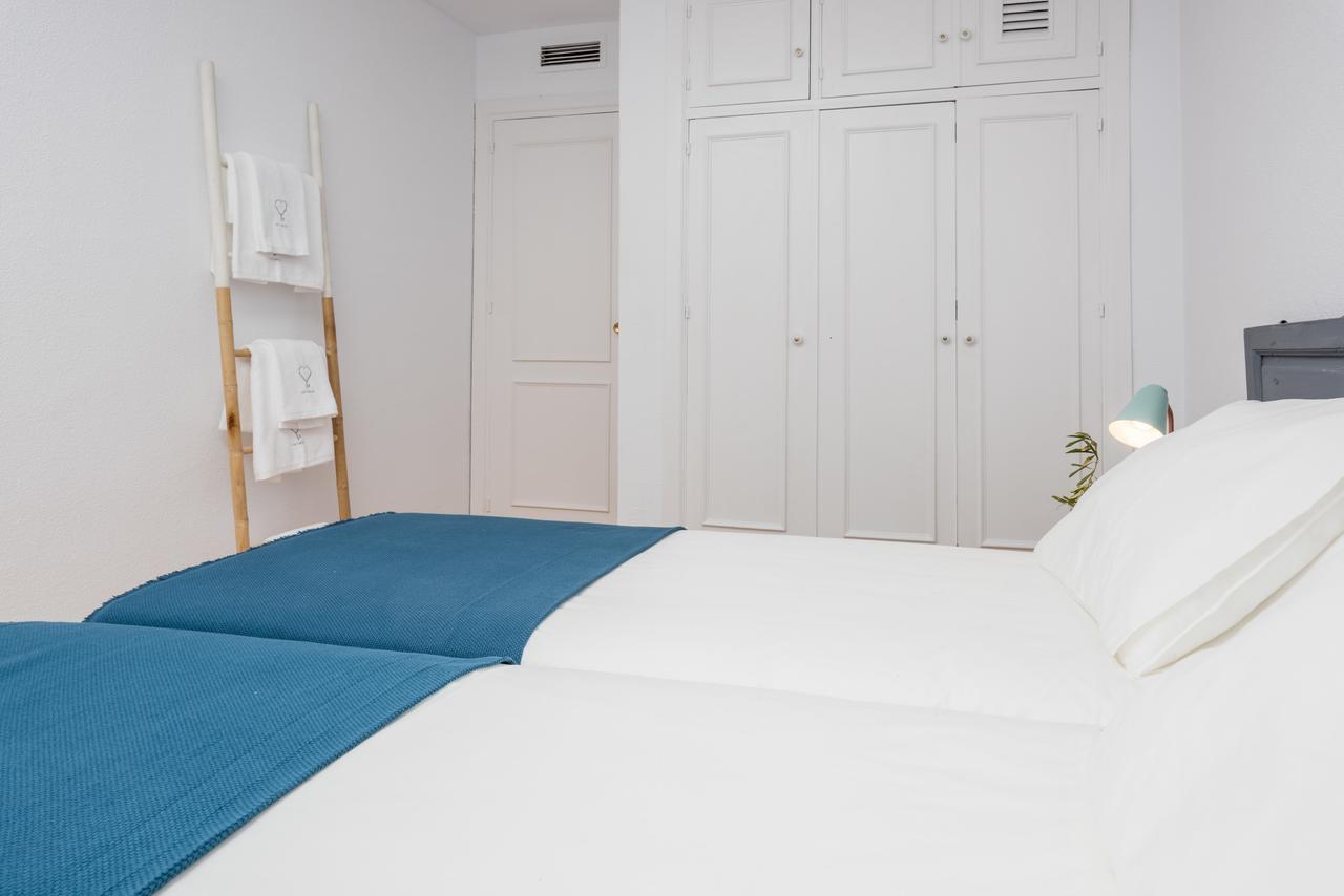 Apartamentos Paseo De La Farola Málaga Exterior foto