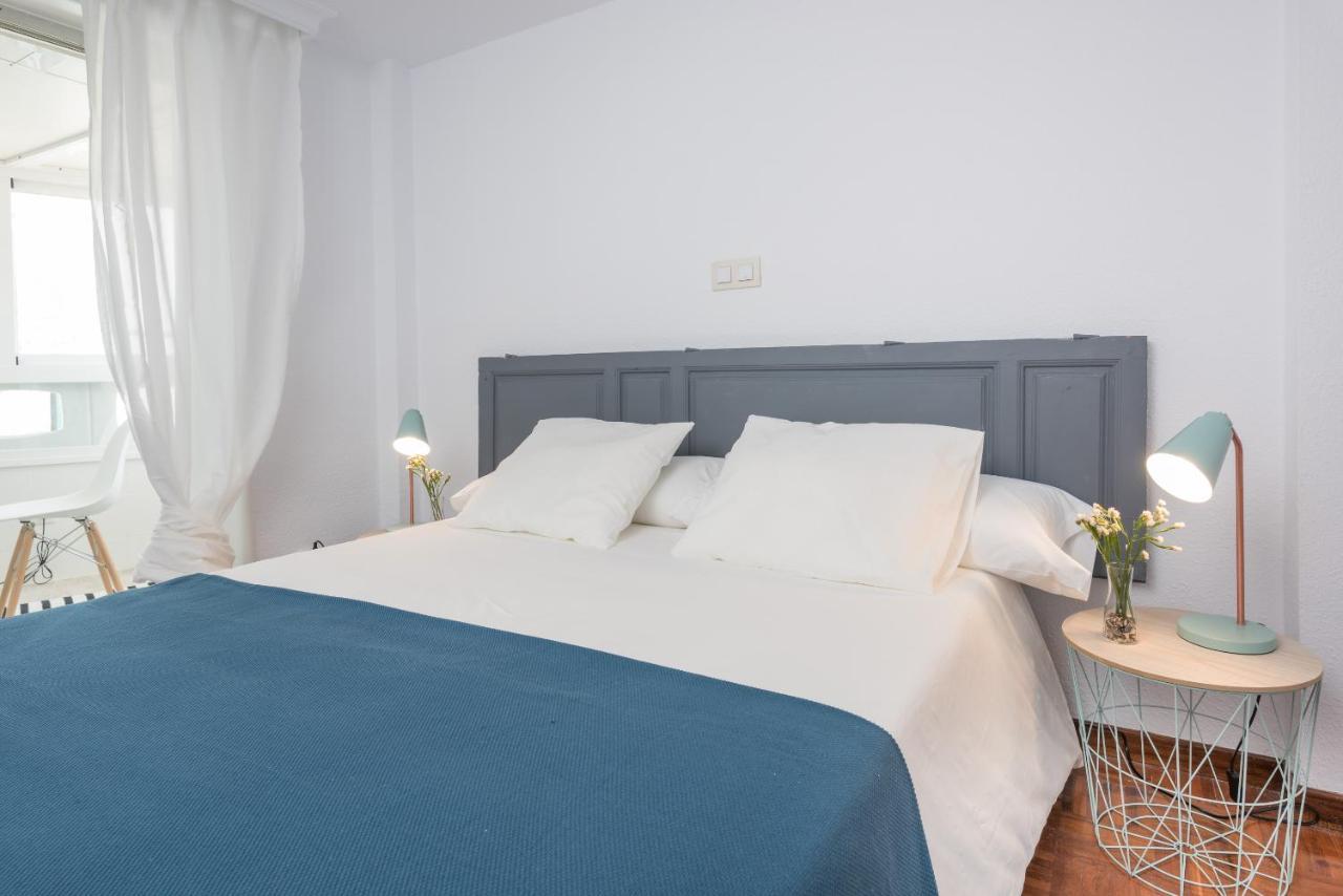 Apartamentos Paseo De La Farola Málaga Exterior foto